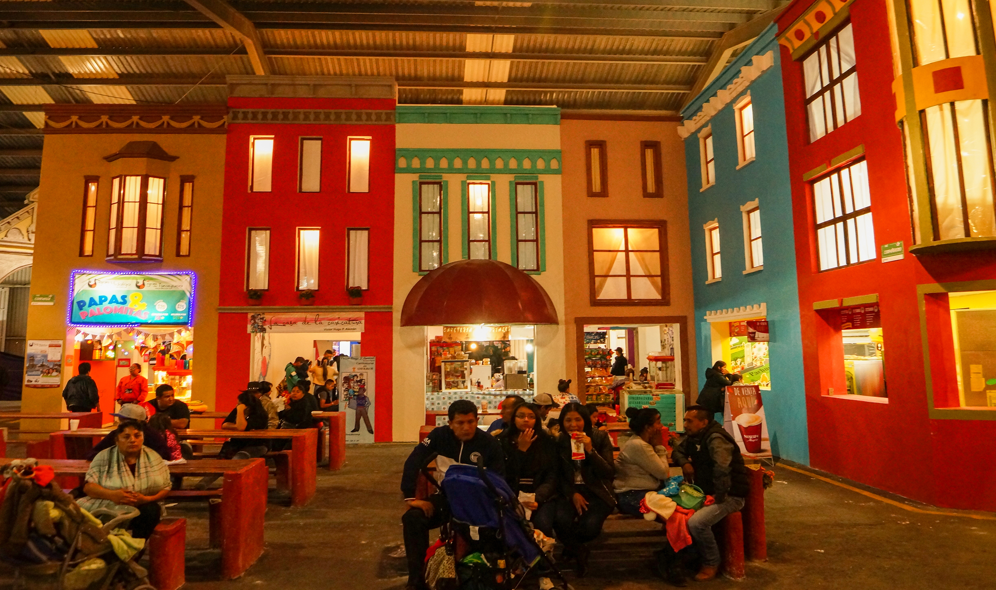 AREA DE COMIDA CIUDAD INFANTIL